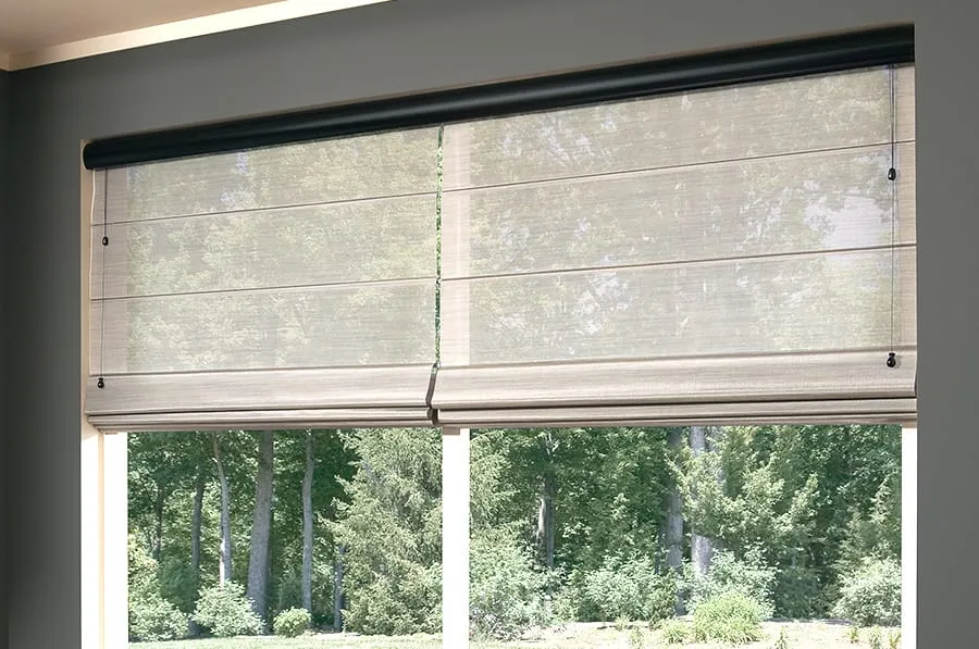 Cortinas romanas — instalación Urbodecoraciones